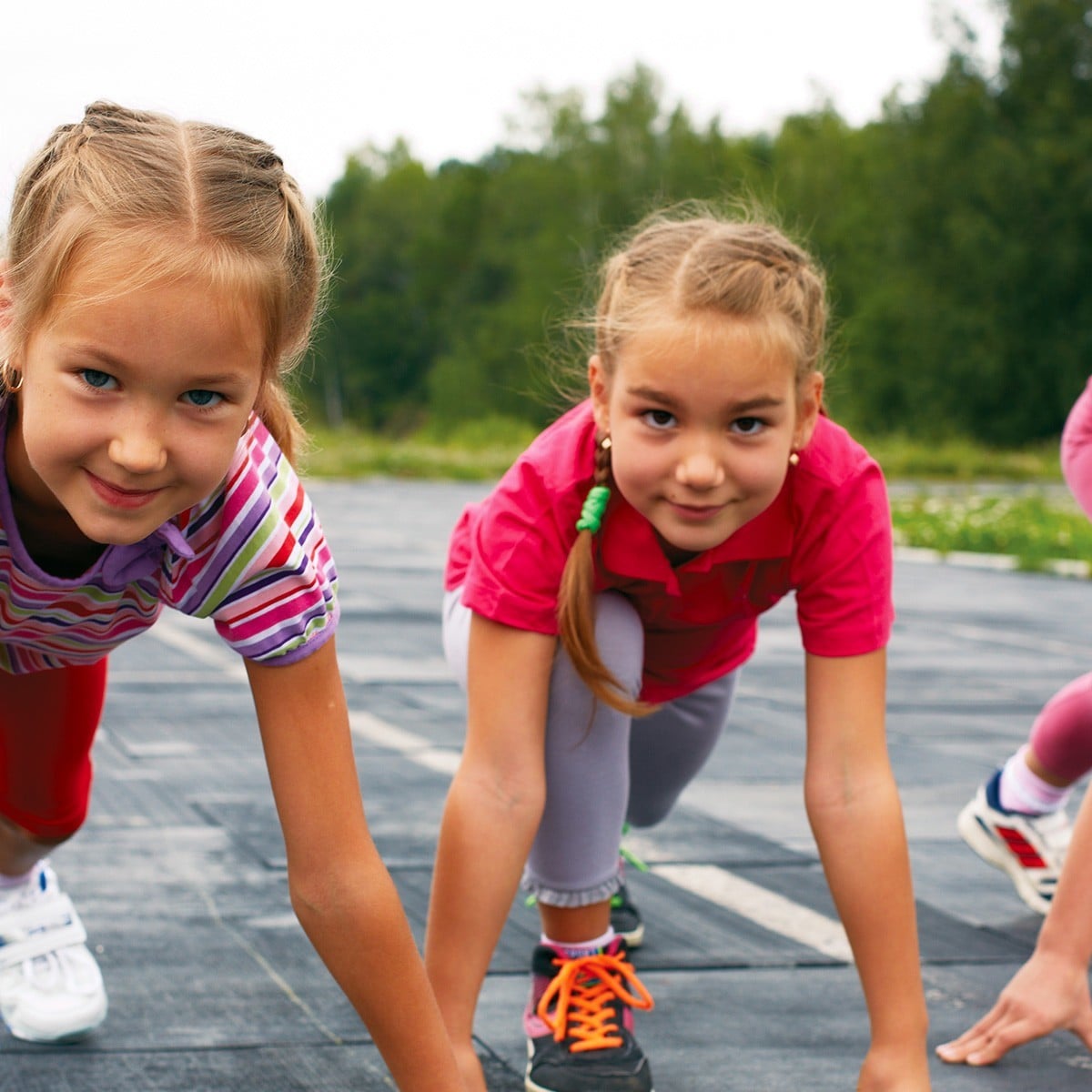 School girl sport. Спорт дети. Спортивные кружки для девочек. Спортивный кружок для девочек спорт. Интересные кружки для детей спортивные.